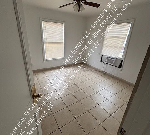 5th image of 902 W Dean Ave #902
