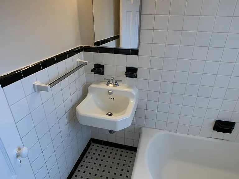 2845 Thornhill Rd #123B — Photo 11