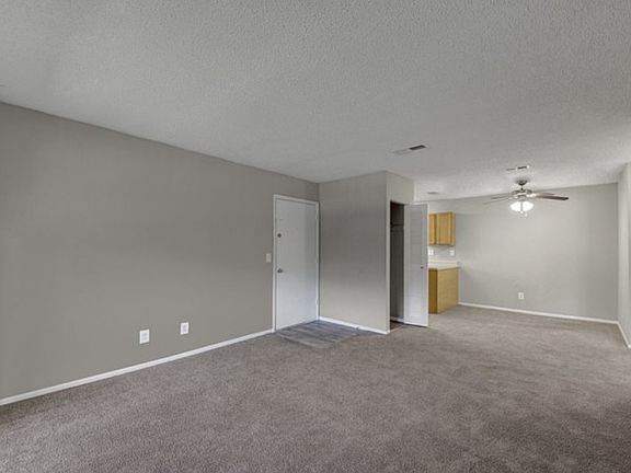 3rd image of 10101 Arrowhead Dr #128-04