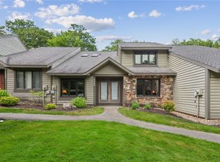 1942 S Ridge Way, Hidden Valley, PA 15502
