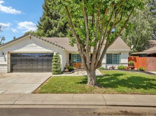 7007 Royal Links Dr, Riverbank, CA 95367