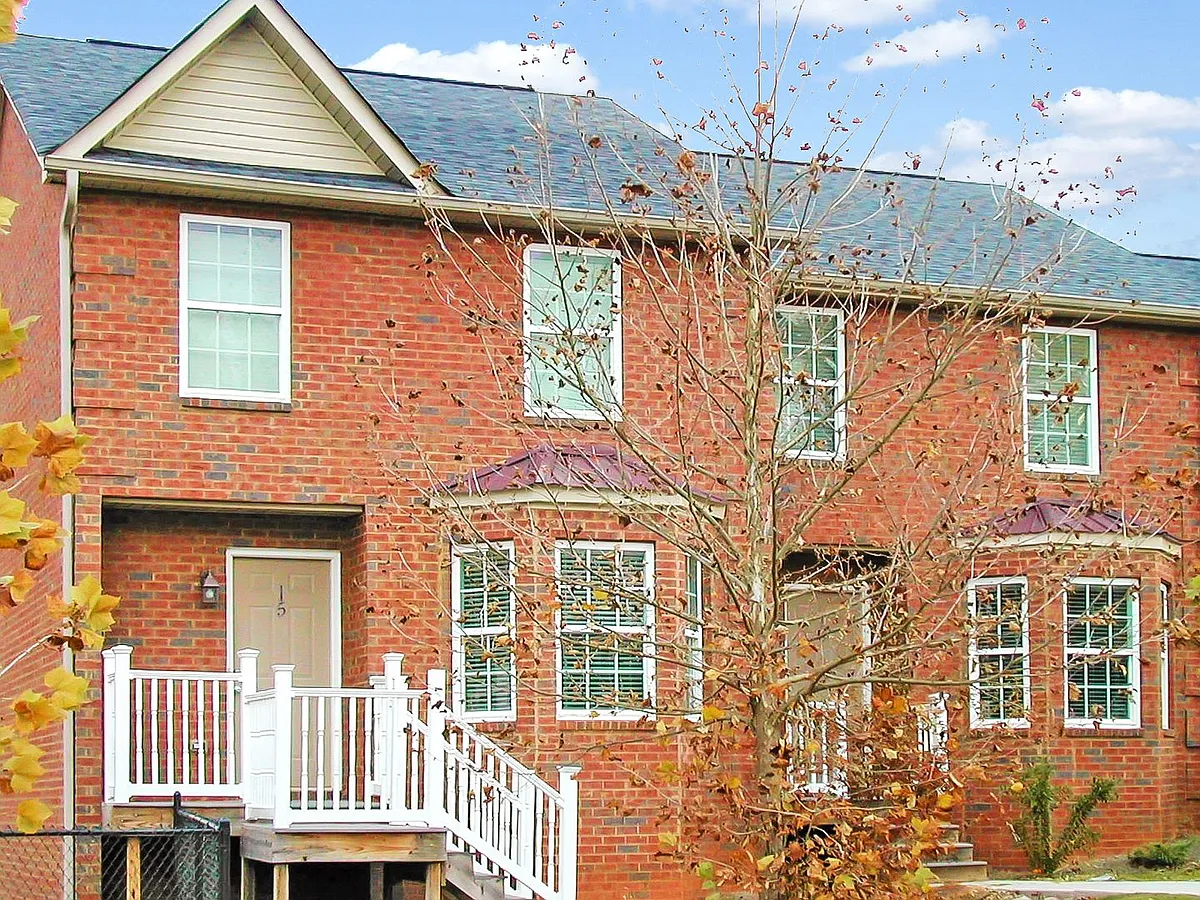 Building Photo - SOUTH HAMPTON VILLAGE