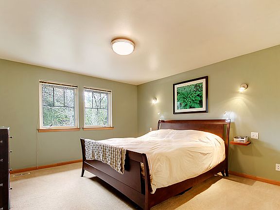 4th image of 11538 Meadowmeer Cir NE