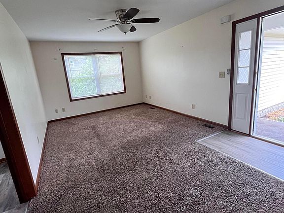 5th image of 2555 Kilbourne Ave