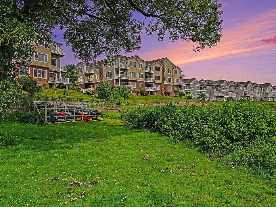 1st image of 1011 Lake Ridge Dr Unit 201