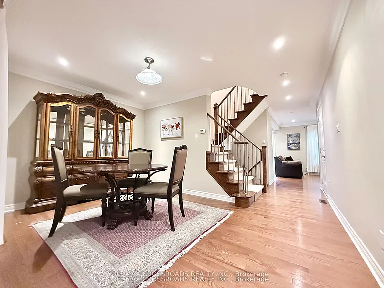 158 Gail Parks Cres — Photo 3