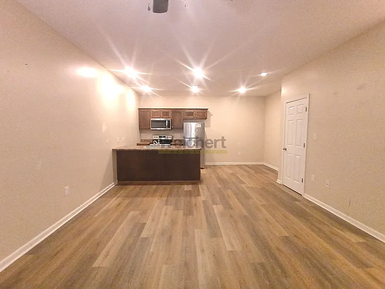 824 N 4th St — Photo 3