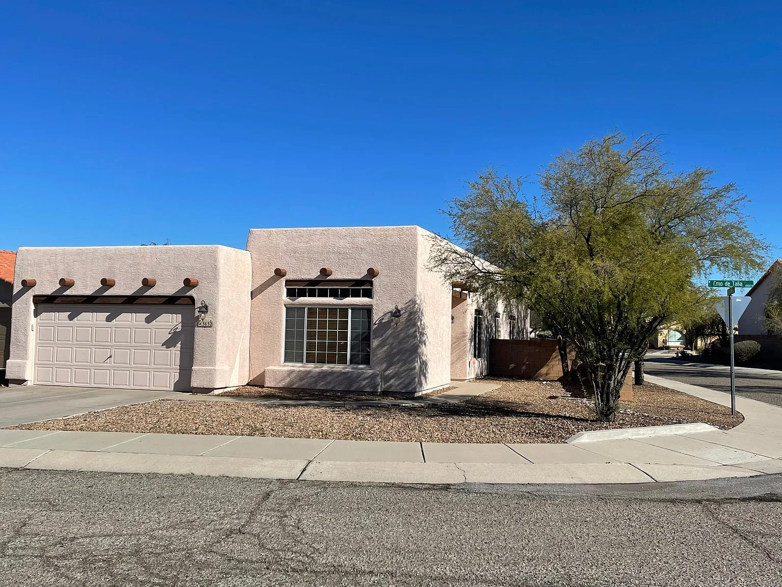 3 bed, 1980 sqft, $2,200 — Photo 2