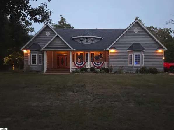 6260 Evergreen Dr, Hale, MI 48739