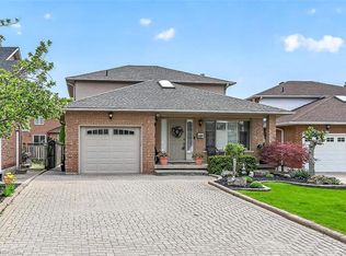 15 Gabriele Ct, Hamilton, ON L8G 5C4