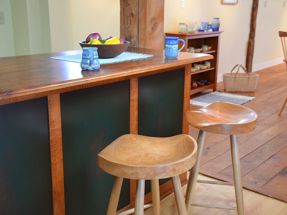 Custom bar