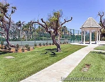 5th image of 200 E Sea Colony Dr