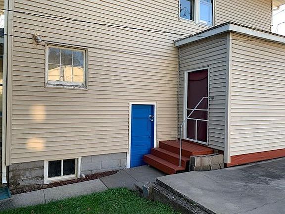 2nd image of 909 Mulberry Ave