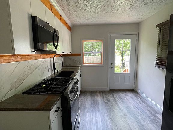 4th image of 2432 Vendome Dr