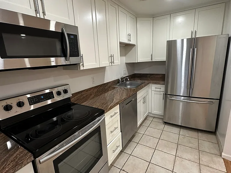 5445 Broadway #1 — Photo 13