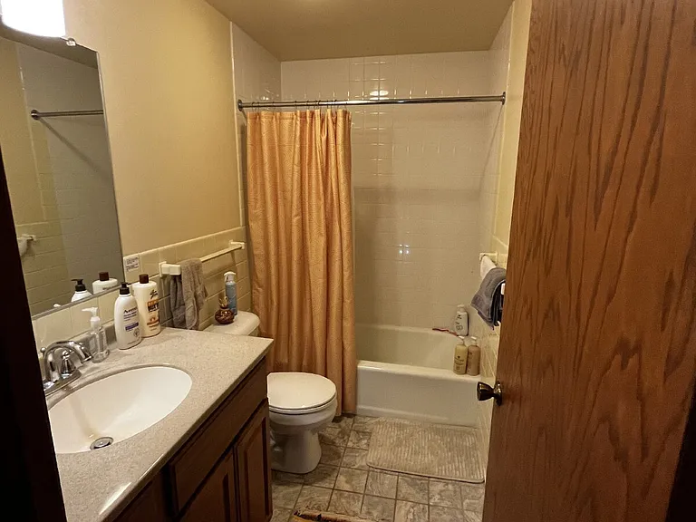 1215 State St #5 — Photo 10