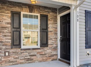 308 Glen Cannon Dr, Jacksonville, NC 28546