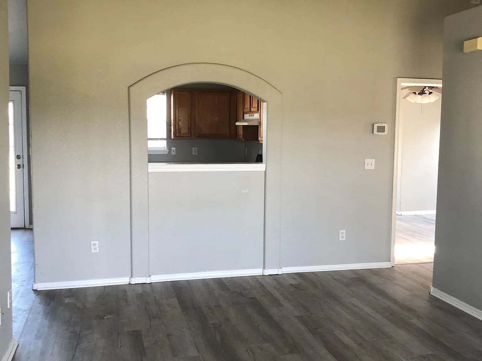 3 bed, 1261 sqft, $1,600 — Photo 3