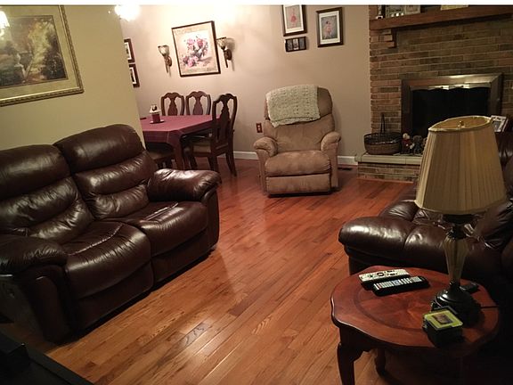 3rd image of 1015 Canonchet Ave E