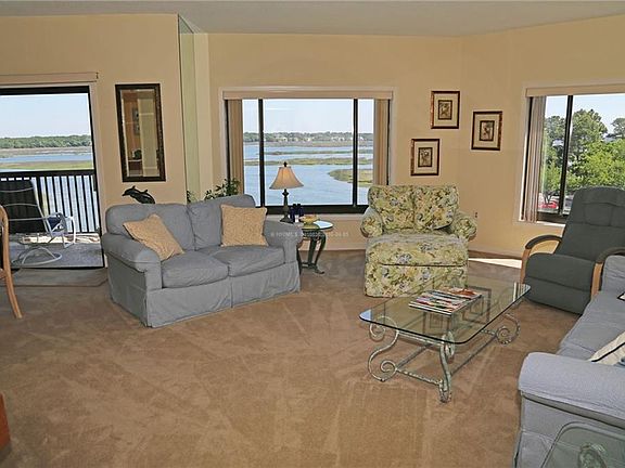 5th image of 2 Shelter Cove Ln APT 229