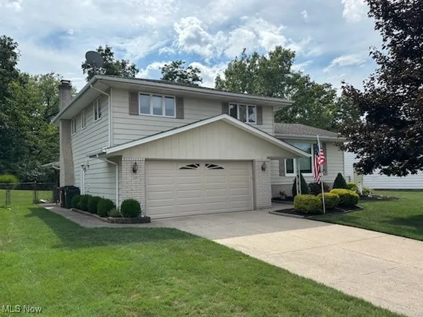 7130 Lakeview Dr, Parma, OH 44129