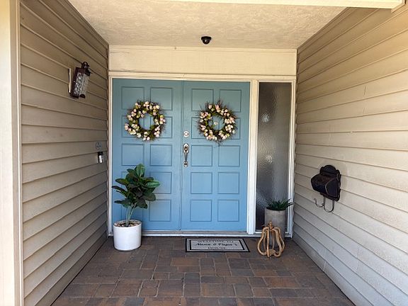 4th image of 16735 Juarez Dr