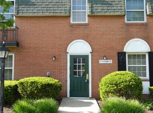 4779 Columbia Rd UNIT 204, North Olmsted, OH 44070