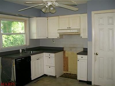 5th image of 8 Wescott Dr