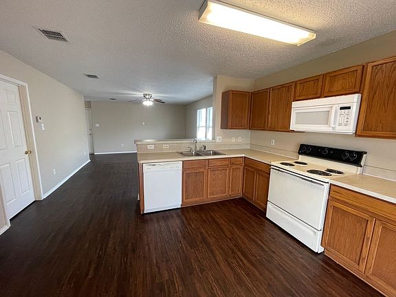 5th image of 1123 Singletree Dr