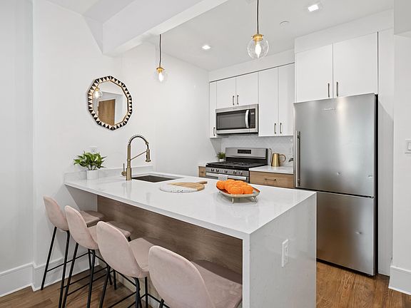 3rd image of 1021 Bedford Ave APT 302