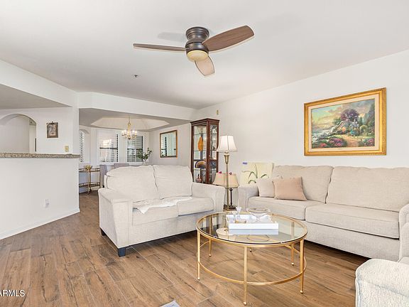 4th image of 5104 N 32nd Street #205