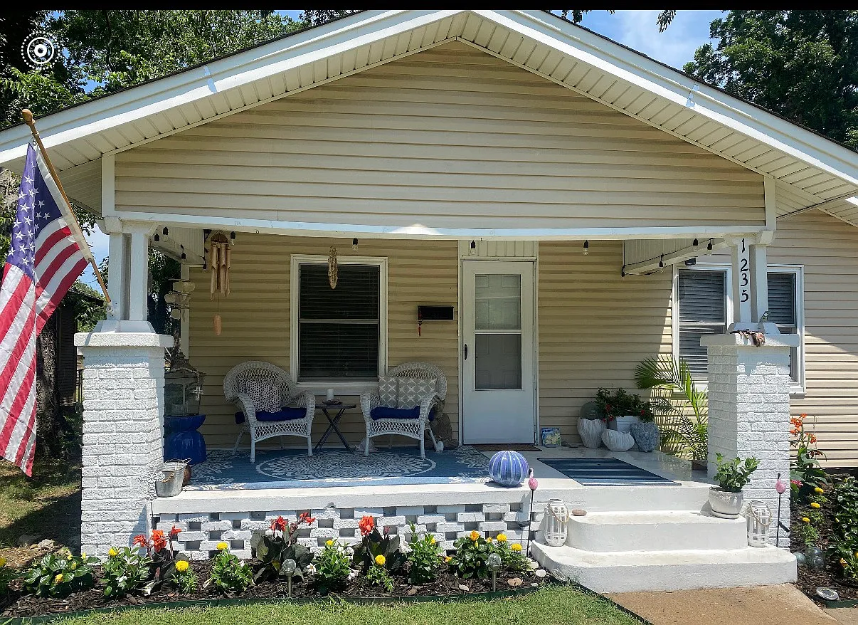 3 bed, 1460 sqft, $1,950 — Photo 1