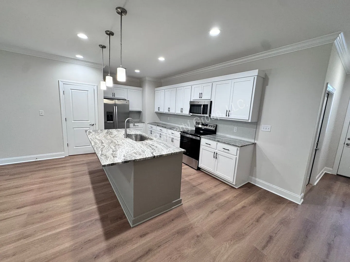 3BR/3.5BA For Rent — Photo 4