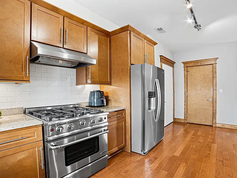 650 N Wood St #3S — Photo 11