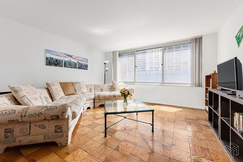 1st image of 333 E 45th St APT 17B