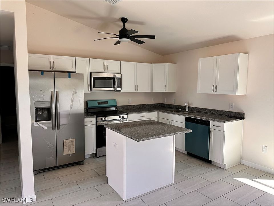 1st image of 626 SE 1st Terrace Cpe