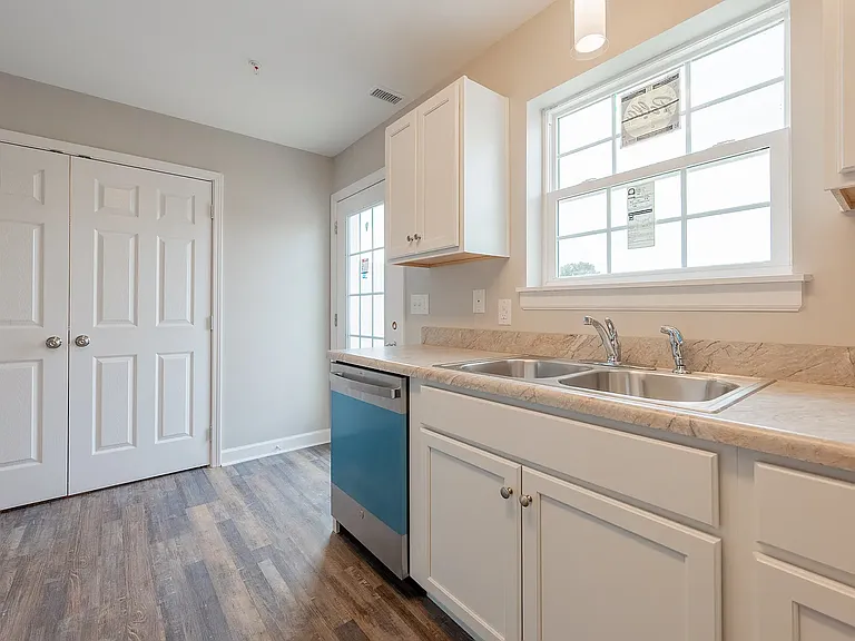 755 Fairview Rd #G — Photo 17