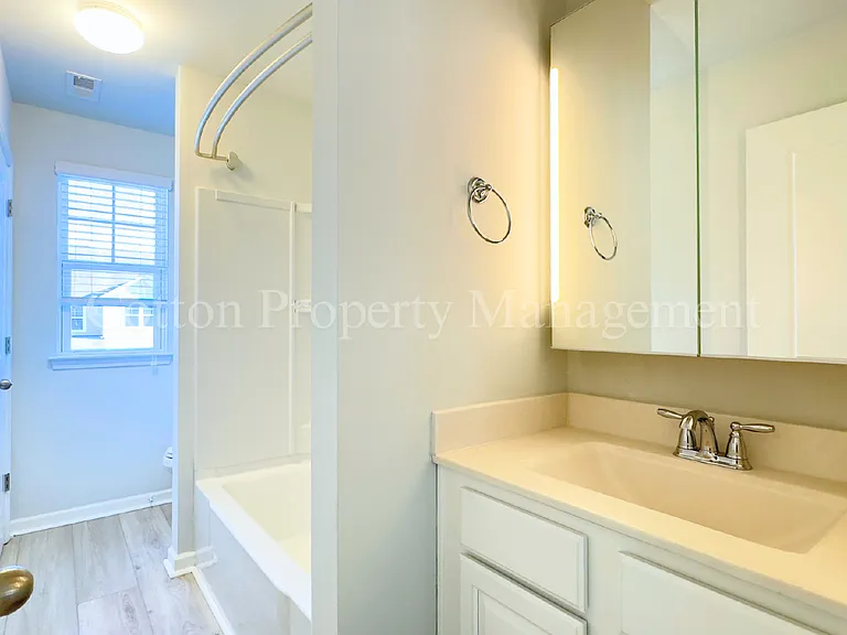 7313 Chipley Dr — Photo 26