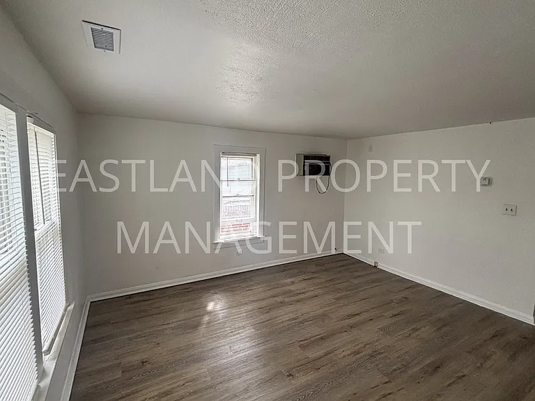 823 Custer Dr — Photo 5