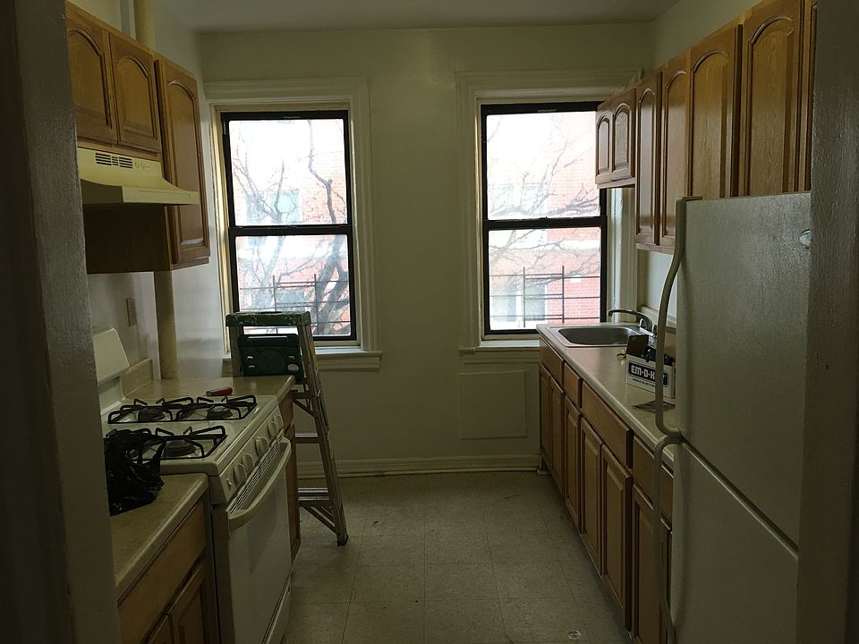 1st image of 158 S 2nd Ave #3E