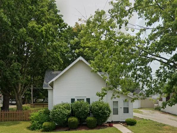 851 John St, Frankfort, IN 46041