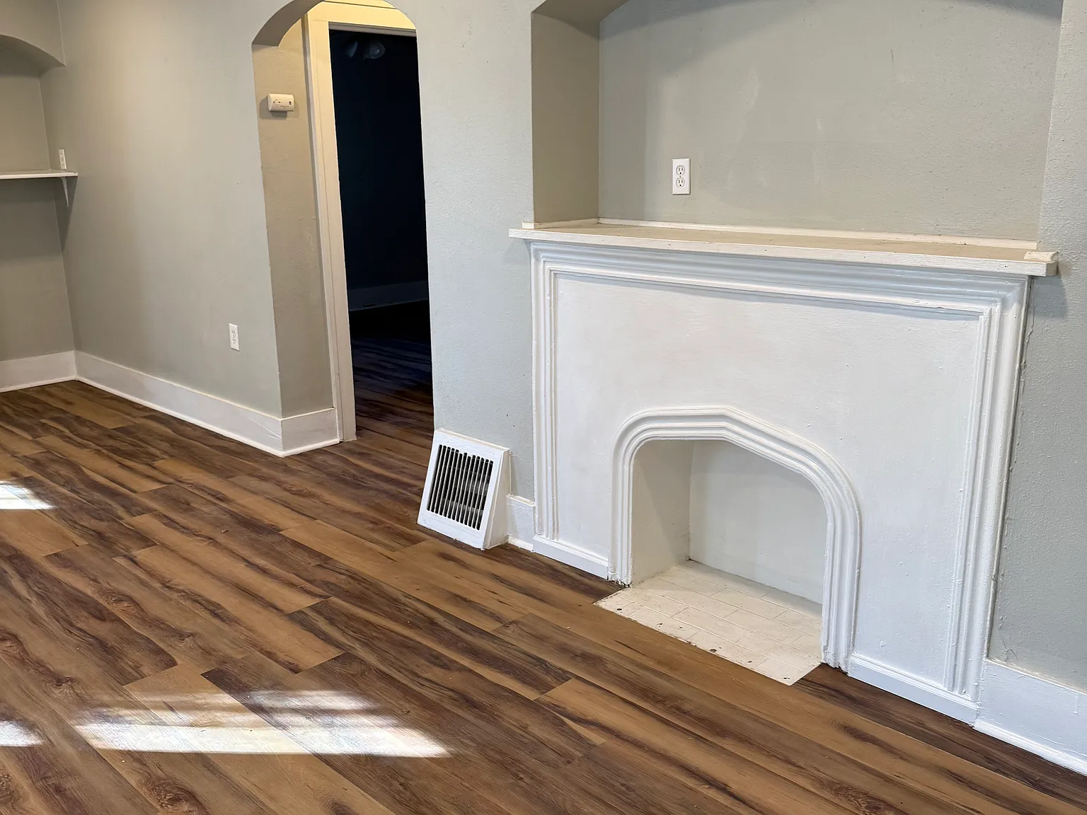 2 bed, 1000 sqft, $1,600 — Photo 1