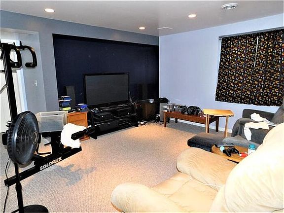 3rd image of 2423 N Salem Ln