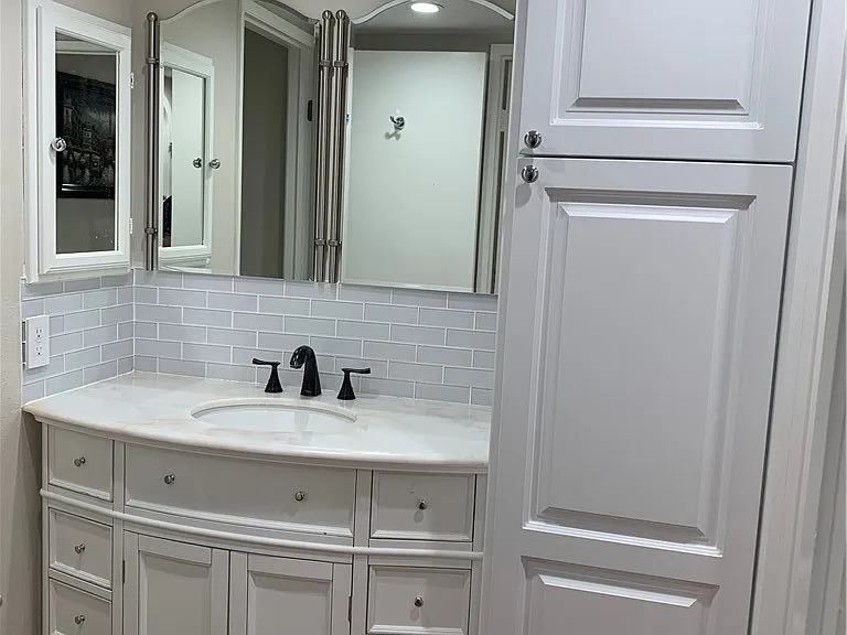 22100 Burbank Blvd #22100 — Photo 5