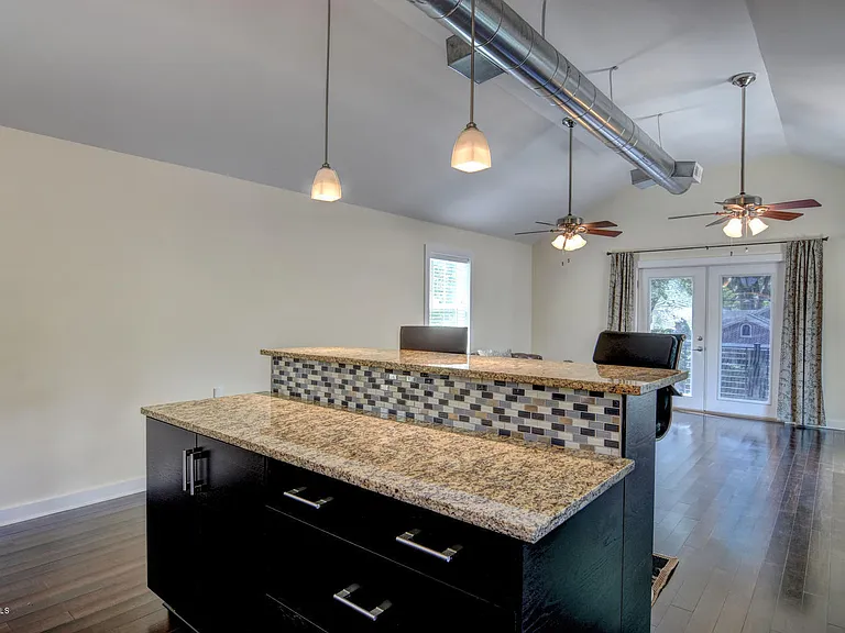 2107 Metts Ave — Photo 12