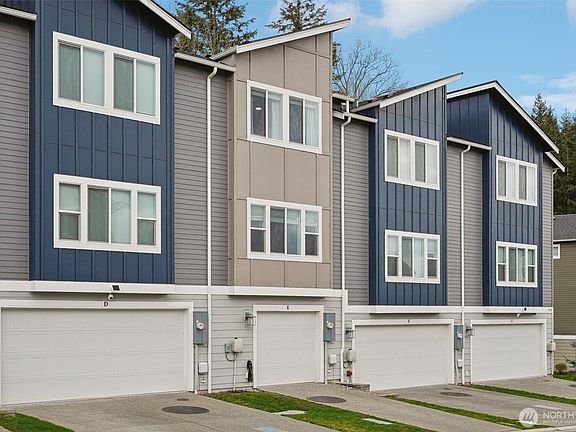 3rd image of 17531 110th Avenue E #E