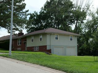 5018 Rosehill Dr, Shawnee, KS 66216