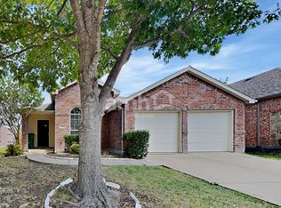 530 Hickory Ln, Fate, TX 75087