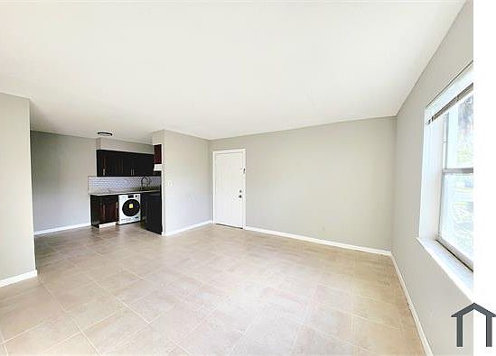 1st image of 191 SW 15th St APT 101