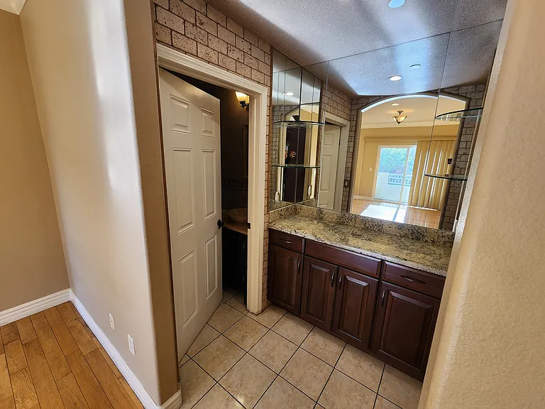 13620 Valerio St #10 — Photo 7
